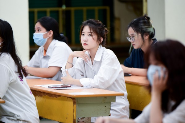 Gần 98.000 thí sinh tại Hà Nội làm thủ tục dự thi tốt nghiệp THPT