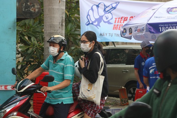 Phụ huynh tung ‘tuyệt chiêu cuối’ trước ngày thi tốt nghiệp THPT