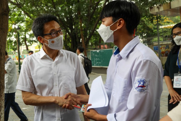 Phó thủ tướng Vũ Đức Đam thị sát kỳ thi THPT năm 2022 Phó thủ tướng Vũ Đức Đam thị sát kỳ thi THPT năm 2022