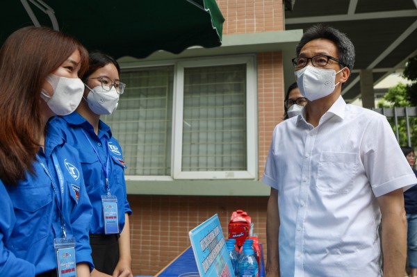 Phó thủ tướng Vũ Đức Đam thị sát kỳ thi THPT năm 2022 Phó thủ tướng Vũ Đức Đam thị sát kỳ thi THPT năm 2022