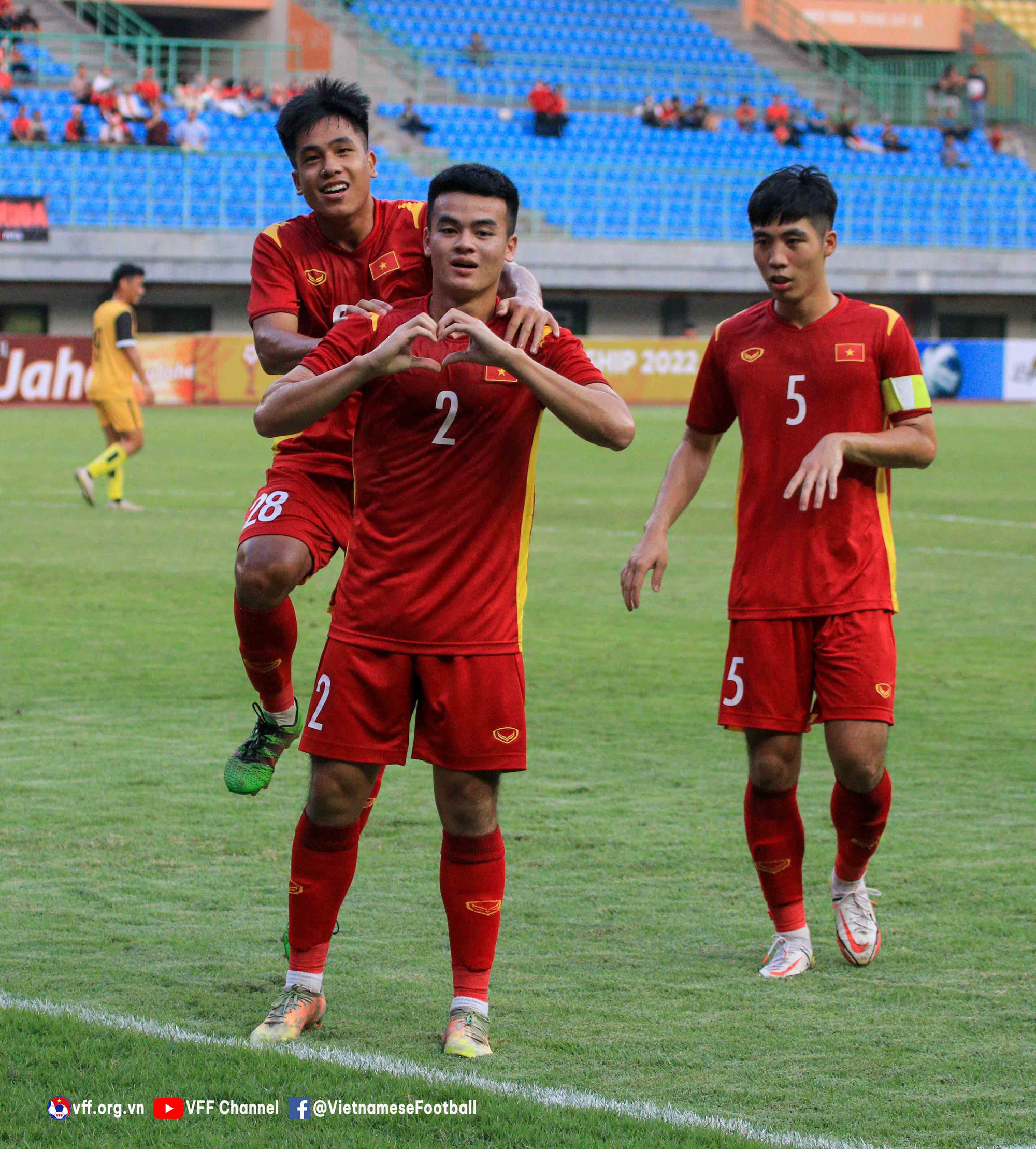 Thi đấu thiếu người, U19 Việt Nam vẫn đại thắng tại giải vô địch U19 Đông Nam Á