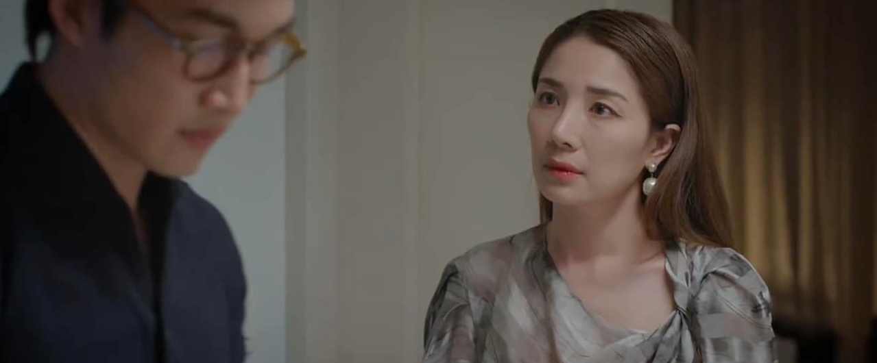 Thương ngày nắng về: Mẹ kế trẻ đẹp bất ngờ, sánh đôi bên Duy Thương ngày nắng về: Mẹ kế trẻ đẹp bất ngờ, sánh đôi bên Duy