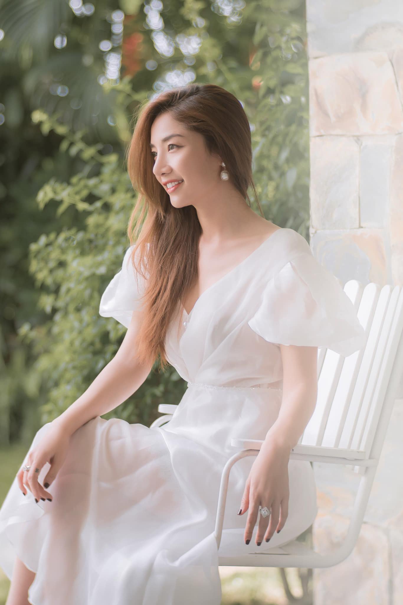 Thương ngày nắng về: Mẹ kế trẻ đẹp bất ngờ, sánh đôi bên Duy Thương ngày nắng về: Mẹ kế trẻ đẹp bất ngờ, sánh đôi bên Duy