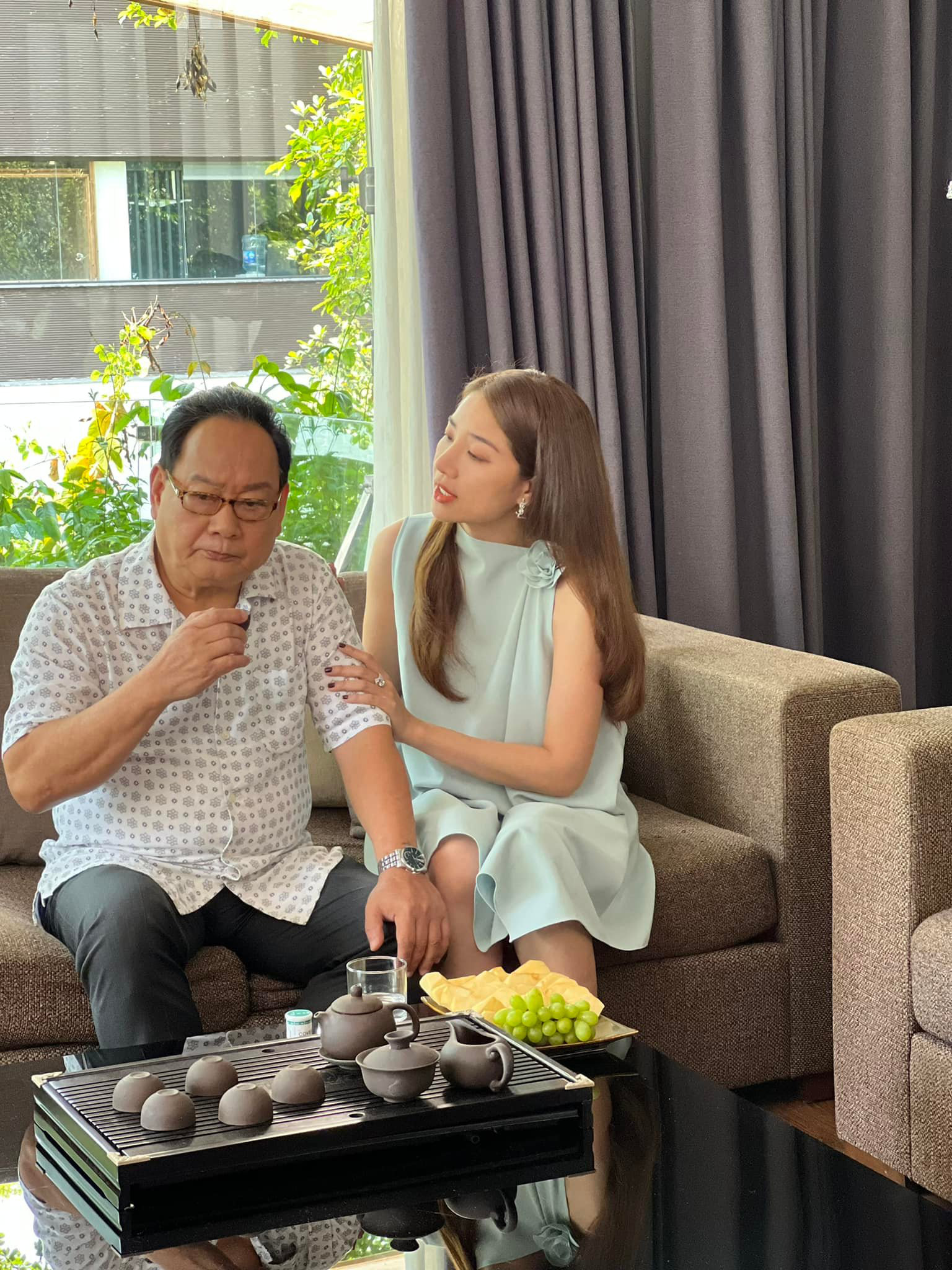 Thương ngày nắng về: Mẹ kế trẻ đẹp bất ngờ, sánh đôi bên Duy Thương ngày nắng về: Mẹ kế trẻ đẹp bất ngờ, sánh đôi bên Duy
