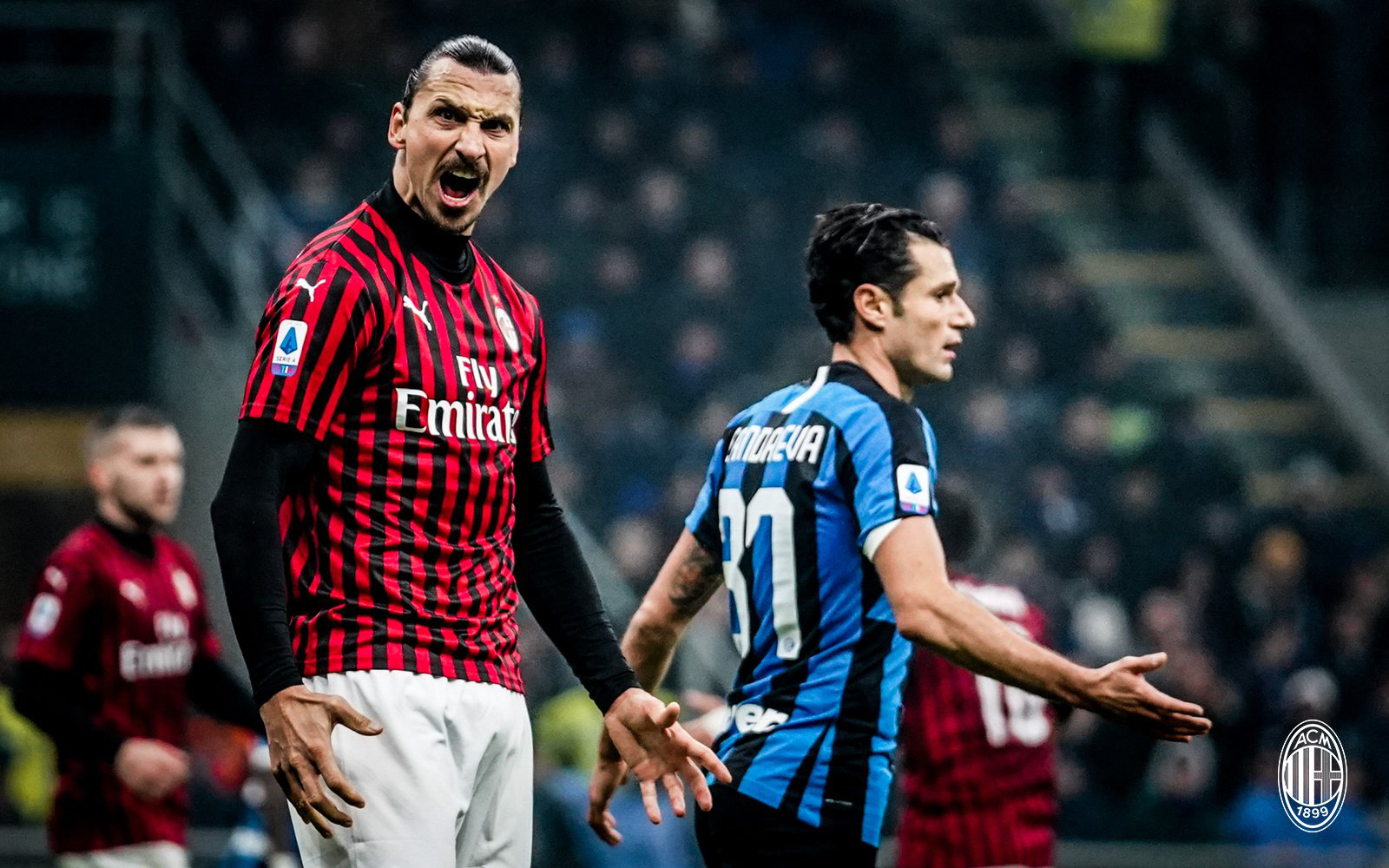 Ibrahimovic tiếp tục gắn bó với AC Milan - sự khẳng định của kinh nghiệm