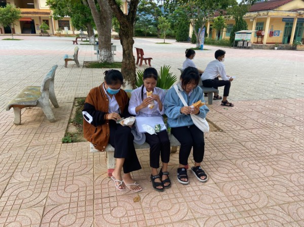 Những bữa sáng cho thí sinh miền núi trước khi vào phòng thi