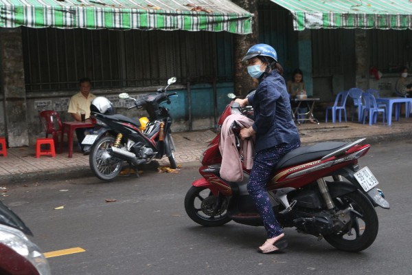 Phụ huynh nhanh chóng ‘quay xe’ khi trống làm bài thi vang lên