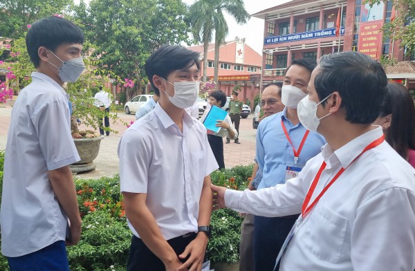 Bộ GD-ĐT lưu ý về bài thi tổ hợp trong buổi thi sáng nay