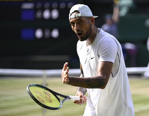 Wimbledon 2022: Thắng Kyrgios 3-1, Djokovic có Grand Slam thứ 21 Wimbledon 2022: Thắng Kyrgios 3-1, Djokovic có Grand Slam thứ 21