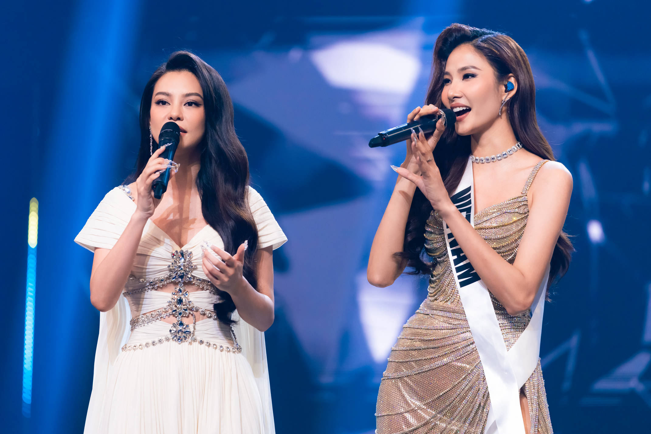 Hoàng Thùy tái hiện sân khấu Miss Universe 2019 tại 