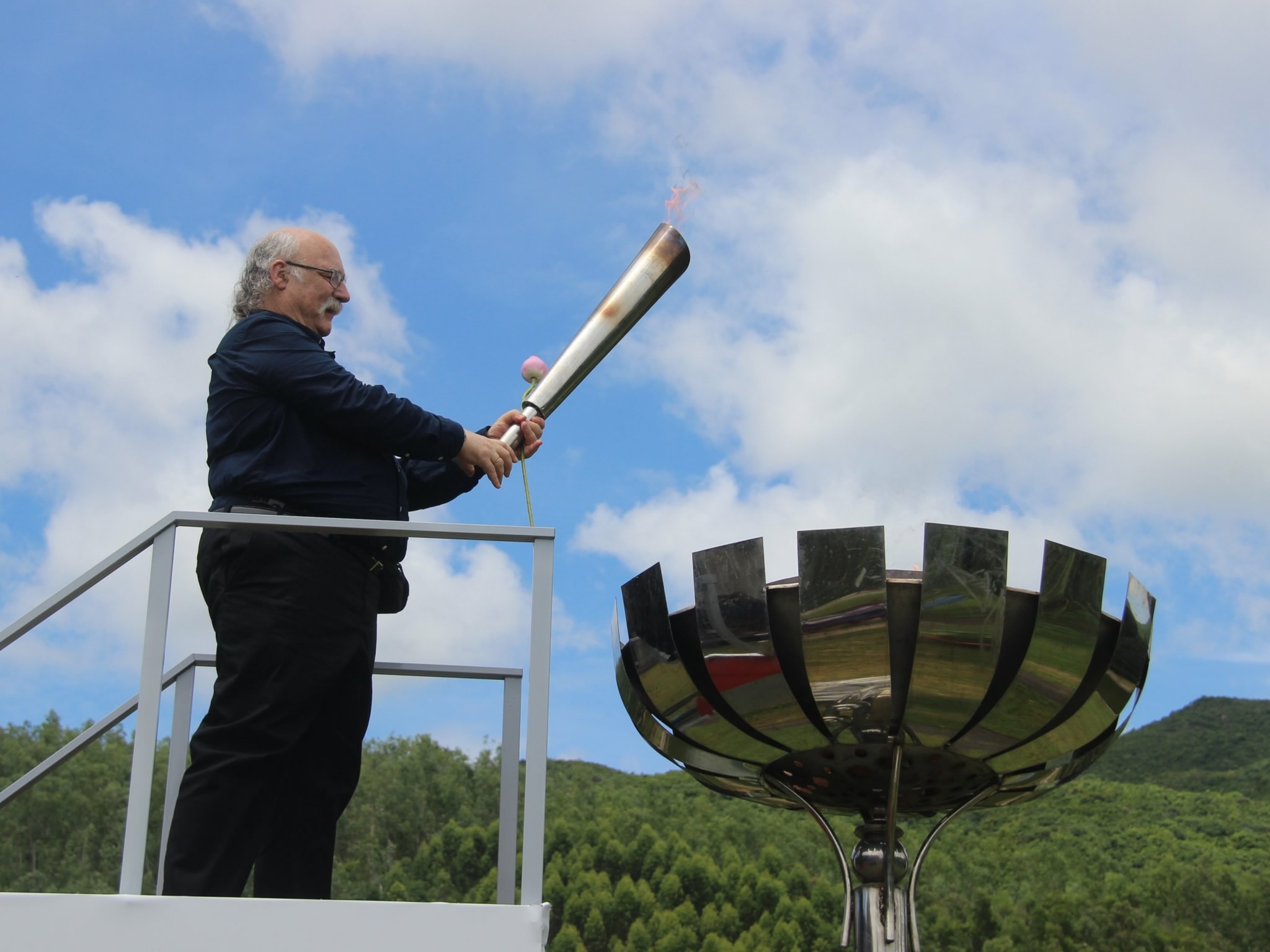 Nhà khoa học đạt giải Nobel Vật lý năm 2016 thắp đuốc khoa học tại Quy Nhơn