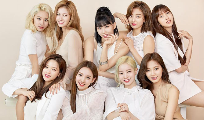 Tất cả thành viên TWICE đều tái ký hợp đồng với JYP Entertainment