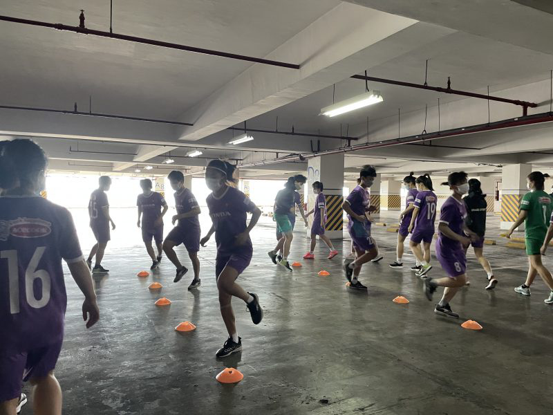 ĐT nữ Việt Nam tập thể lực trước trận gặp Myanmar