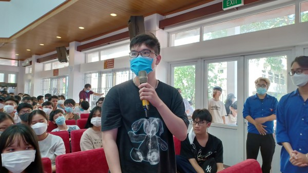 7.000 thí sinh làm thủ tục đăng ký dự thi kỳ thi đánh giá tư duy 7.000 thí sinh làm thủ tục đăng ký dự thi kỳ thi đánh giá tư duy