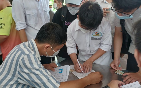 7.000 thí sinh làm thủ tục đăng ký dự thi kỳ thi đánh giá tư duy 7.000 thí sinh làm thủ tục đăng ký dự thi kỳ thi đánh giá tư duy