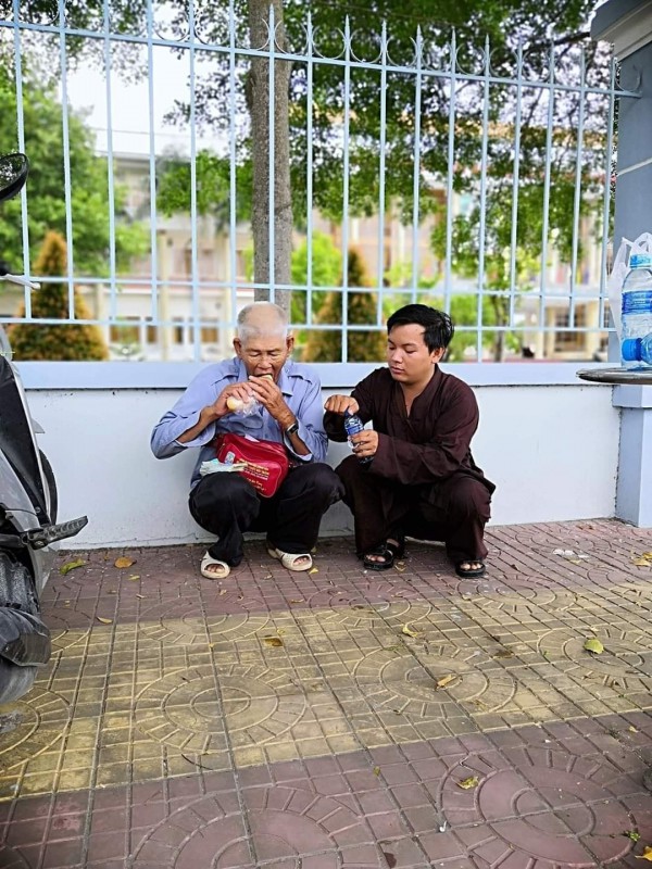 La Thành Đệ - chàng trai trẻ giúp đời bằng tình yêu thương