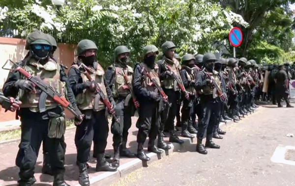 Binh lính Sri Lanka được phép nổ súng để ngăn chặn bạo lực, phá hoại