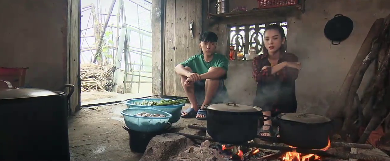 Lối nhỏ vào đời - Tập cuối: Thảo đỡ nhát dao cho Dũng, Hoài sống ở bình yên ở quê Lối nhỏ vào đời - Tập cuối: Thảo đỡ nhát dao cho Dũng, Hoài sống ở bình yên ở quê