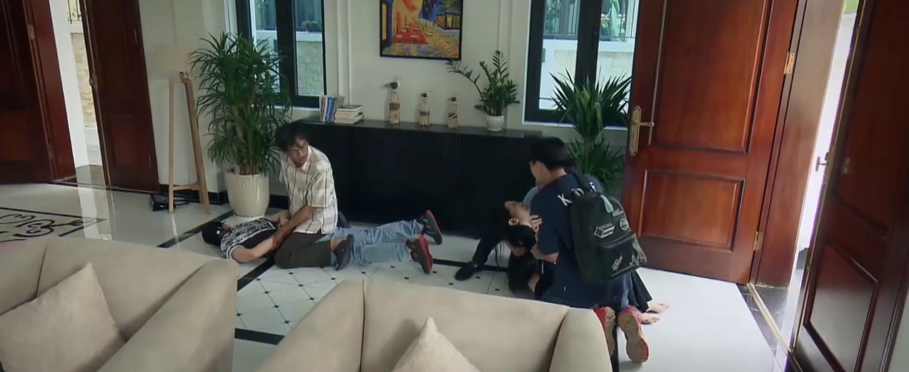 Lối nhỏ vào đời - Tập cuối: Thảo đỡ nhát dao cho Dũng, Hoài sống ở bình yên ở quê Lối nhỏ vào đời - Tập cuối: Thảo đỡ nhát dao cho Dũng, Hoài sống ở bình yên ở quê