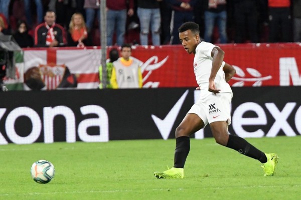 Chelsea đạt thỏa thuận chiêu mộ trung vệ người Pháp Kounde