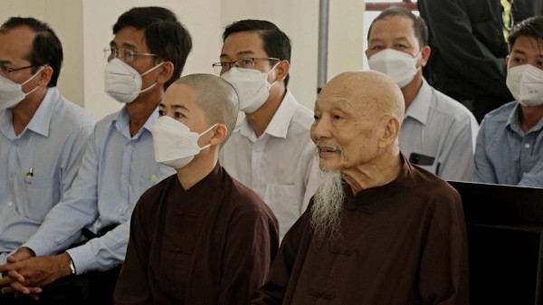 6 bị cáo 