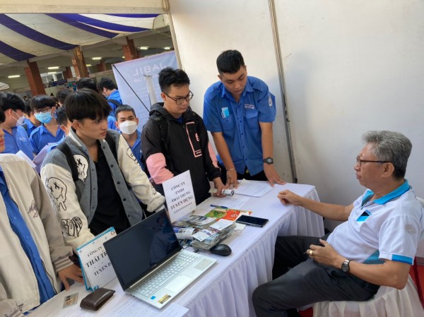 5.000 việc làm khối kỹ thuật lương chục triệu cho sinh viên vừa ra trường