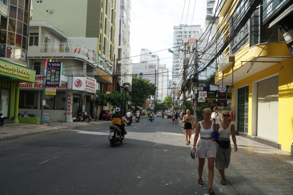 Khánh Hòa: Đìu hiu phố Tây Nha Trang trong mùa du lịch