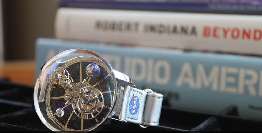 Dùng bút kích hoạt động cơ hỏng trên tàu vũ trụ, về sau phi hành gia bán với giá 46,8 tỷ - Ảnh 8.