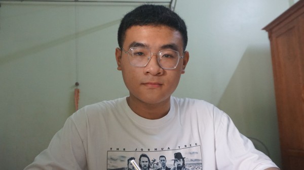 Chàng á khoa đảm đang việc nhà nhưng rất sợ... gà