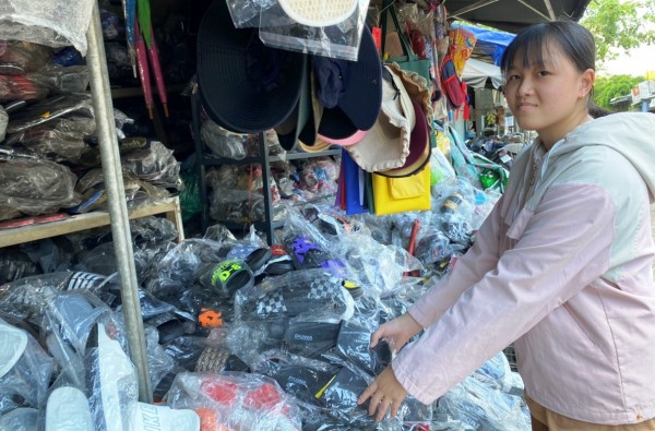 Nữ sinh đạt điểm 10 môn văn tỉnh Quảng Nam từng Nữ sinh đạt điểm 10 môn văn tỉnh Quảng Nam từng