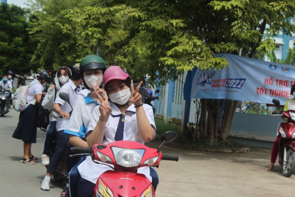 Cẩn thận kẻo tưởng trúng tuyển đại học mà rớt cái đùng! Cẩn thận kẻo tưởng trúng tuyển đại học mà rớt cái đùng!