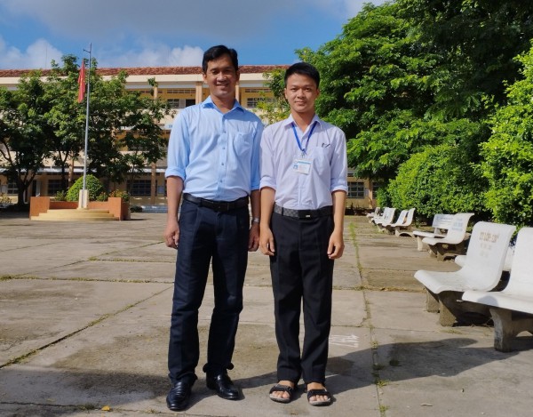 Thủ khoa đạt điểm 10 lịch sử nhờ tận dụng mạng xã hội để ôn tập