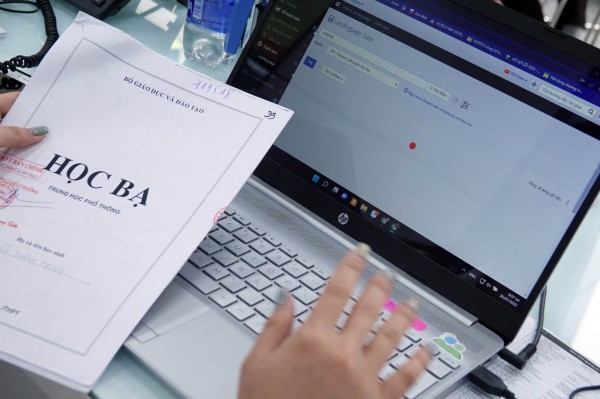 Trường đại học không nên chỉ xét tuyển dựa vào học bạ Trường đại học không nên chỉ xét tuyển dựa vào học bạ