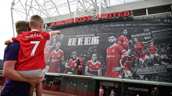 Ronaldo ‘trốn’ khỏi sân tập M.U sau cuộc đàm phán bí mật