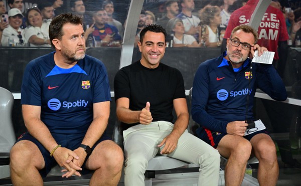 Làm sao Barcelona đăng ký các ngôi sao đắt giá vào danh sách thi đấu La Liga?