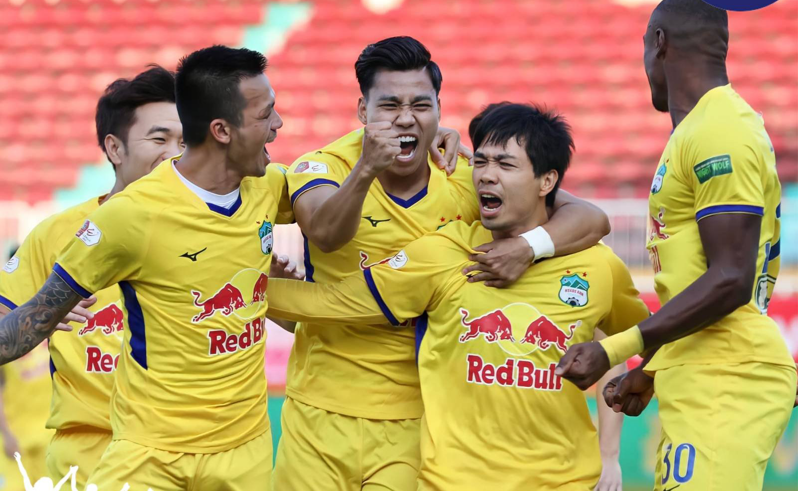 Chuyển động V.League: Công Phượng hồi phục tốt, SHB Đà Nẵng công bố ngoại binh mới