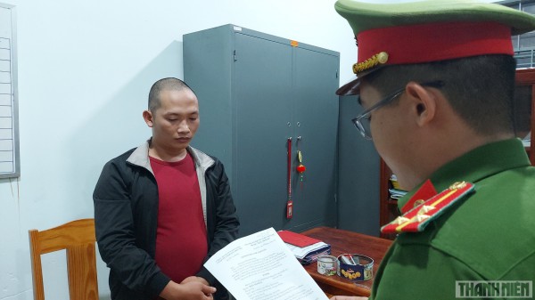 Bình Phước: Khởi tố mẹ ruột và cha dượng hành hạ bé gái 7 tuổi