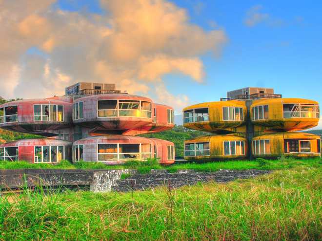 9 công trình kiến trúc nổi tiếng và đắt giá trên thế giới hiện đã bị bỏ hoang trong tiếc nuối - Ảnh 18.