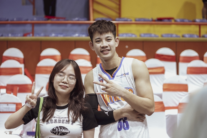 Trận đại chiến bóng rổ Hà Nội: Dàn cầu thủ toàn ngôi sao và - Ảnh 8. Trận đại chiến bóng rổ Hà Nội: Dàn cầu thủ toàn ngôi sao và - Ảnh 8.