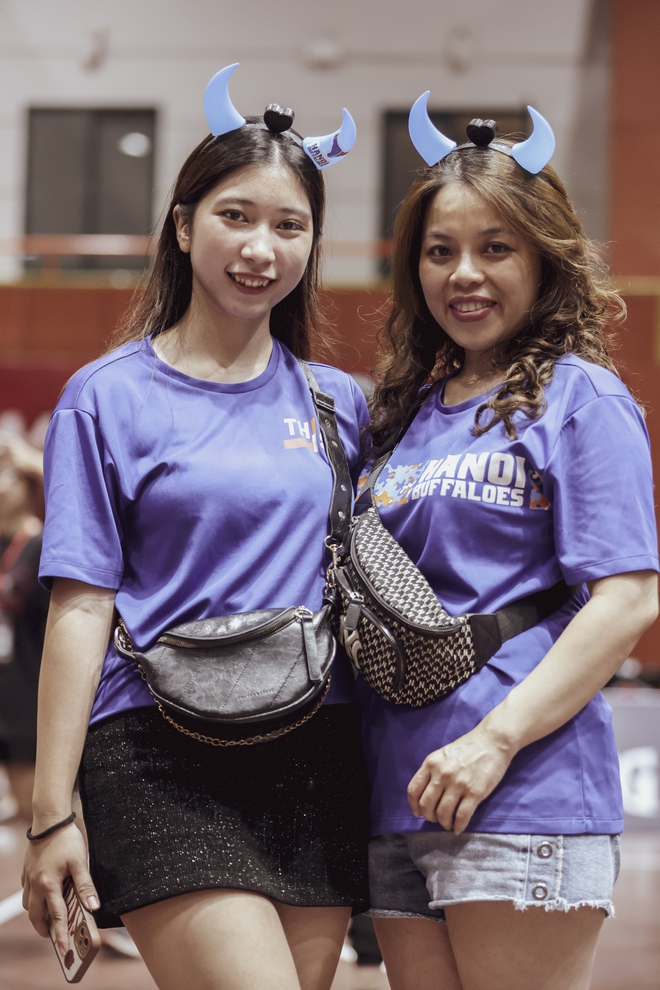 Trận đại chiến bóng rổ Hà Nội: Dàn cầu thủ toàn ngôi sao và - Ảnh 4. Trận đại chiến bóng rổ Hà Nội: Dàn cầu thủ toàn ngôi sao và - Ảnh 4.