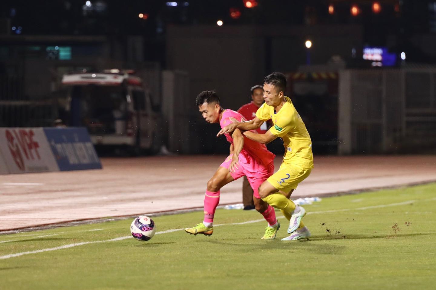 CLB Sài Gòn chia điểm kịch tính trước CLB Nam Định CLB Sài Gòn chia điểm kịch tính trước CLB Nam Định