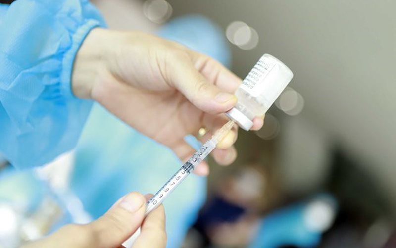 Còn 5 tỉnh có tỷ lệ tiêm mũi 4 vaccine phòng COVID-19 cho người từ 18 tuổi trở lên chỉ đạt dưới 10%
