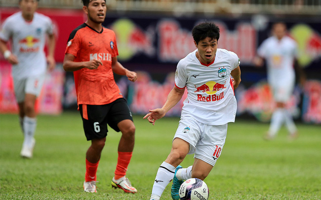 Công Phượng nghỉ thi đấu dài hạn vì chấn thương