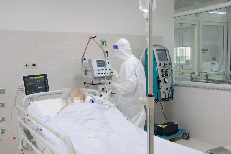 Cứu sống bệnh nhân cao tuổi mắc COVID-19 mức độ nguy kịch, chưa tiêm vaccine