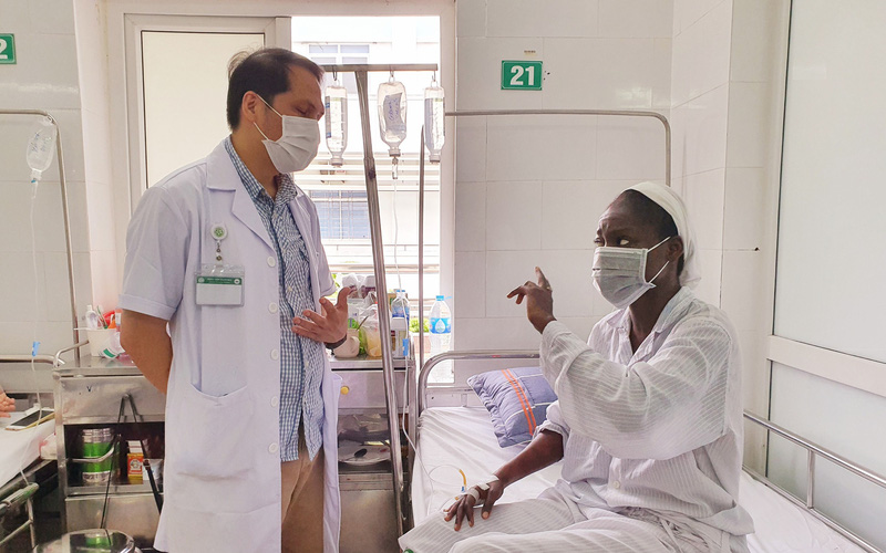 Cứu sống bệnh nhân người Nigeria mắc sốt rét ác tính nguy kịch