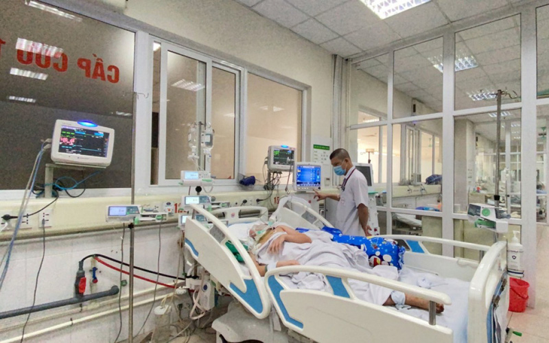 Cứu sống bệnh nhân viêm não tự miễn nguy kịch sau gần 2 tháng thở máy