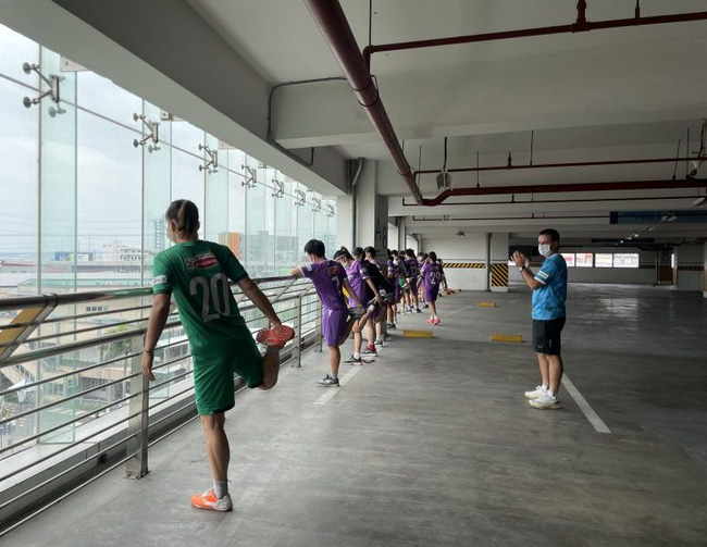 ĐT nữ Việt Nam tập thể lực trước trận gặp Myanmar