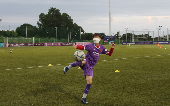 ĐT nữ Việt Nam trở lại sân tập sau 2 trận toàn thắng