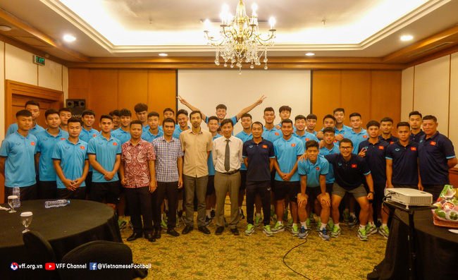 Đại sứ Việt Nam tại Indonesia gặp mặt, động viên Đội tuyển U19 Việt Nam