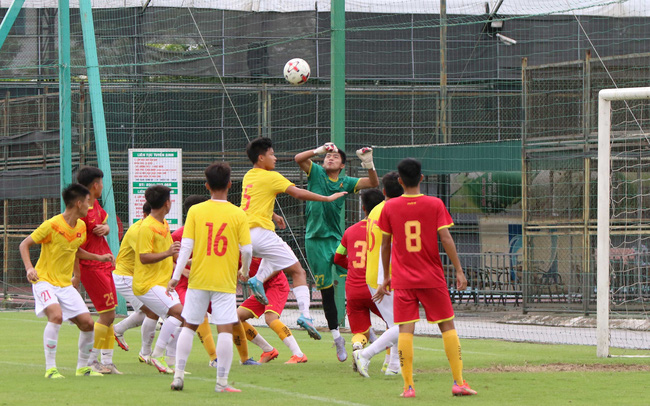 Đấu tập - U16 Việt Nam thắng U19 CAND 6-4 sau 135 phút